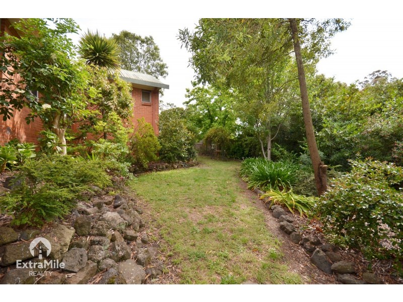 302 Lylia Avenue, Mount Clear VIC 3350