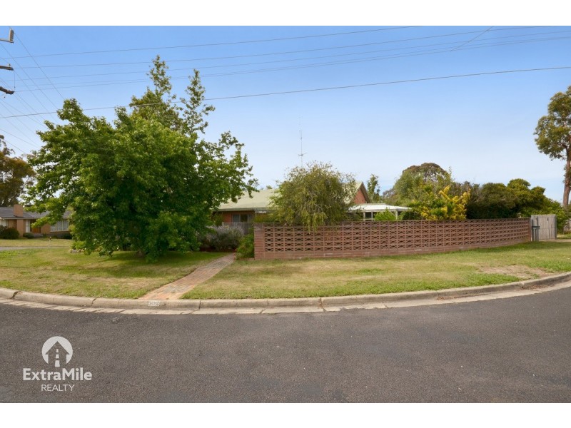 302 Lylia Avenue, Mount Clear VIC 3350