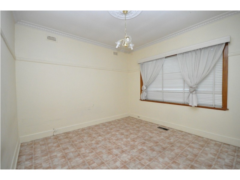 72 Reynolds Parade, Pascoe Vale South VIC 3044