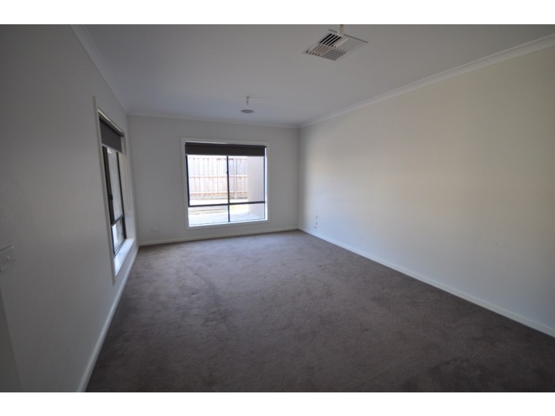 45 Lamour Avenue, South Morang VIC 3752