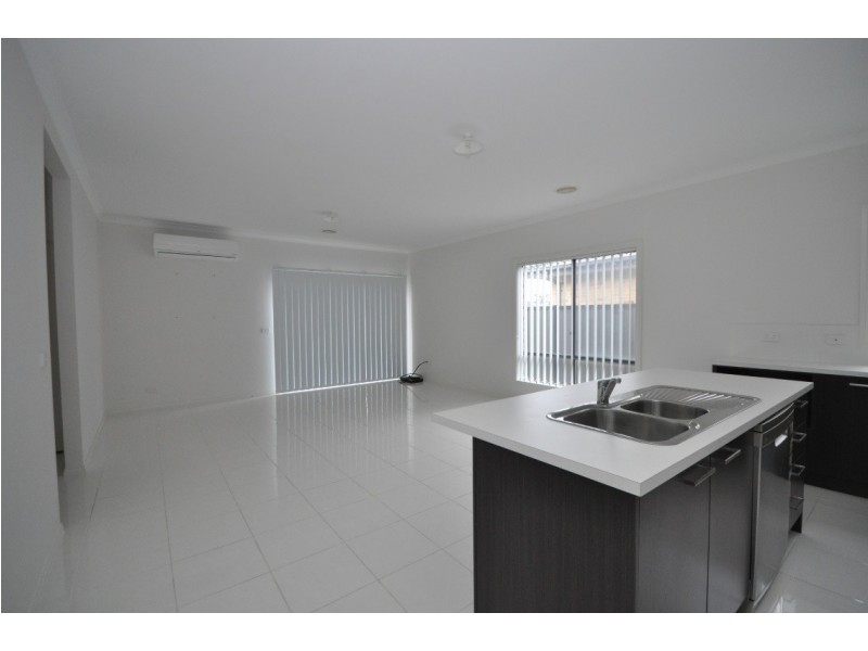39 Gateshead Street, Craigieburn VIC 3064