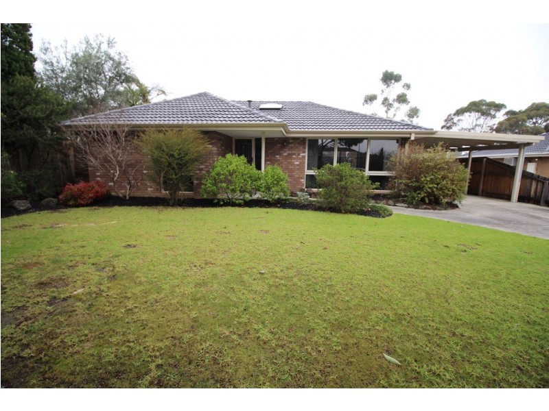 15 Hawksburn Crescent, Wantirna South VIC 3152