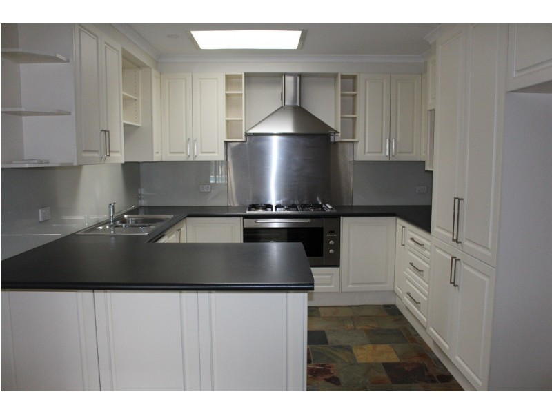 15 Hawksburn Crescent, Wantirna South VIC 3152