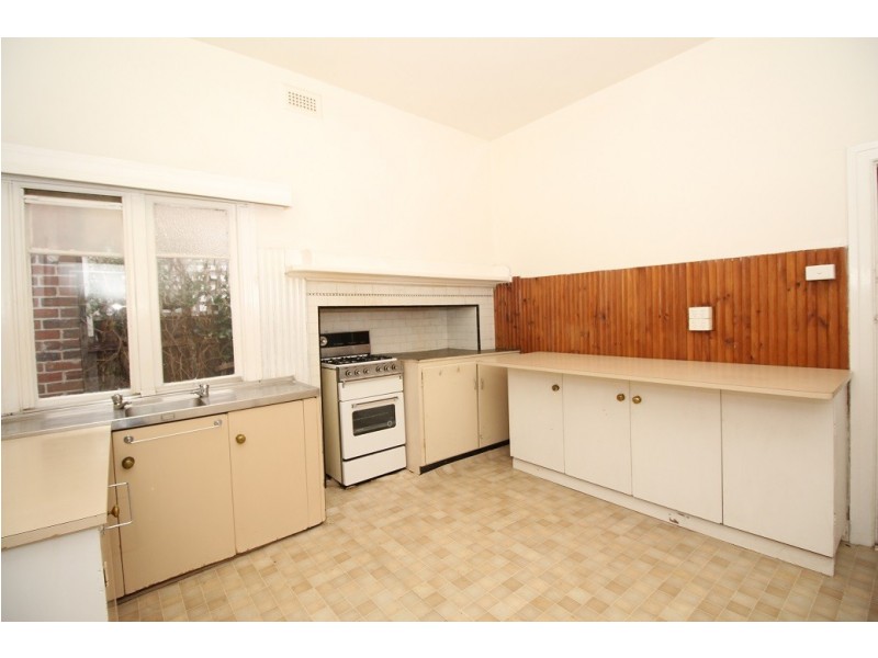 71 Springhall Parade, Pascoe Vale South VIC 3044