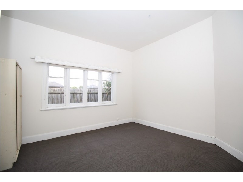 71 Springhall Parade, Pascoe Vale South VIC 3044