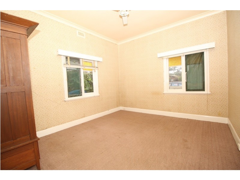 71 Springhall Parade, Pascoe Vale South VIC 3044