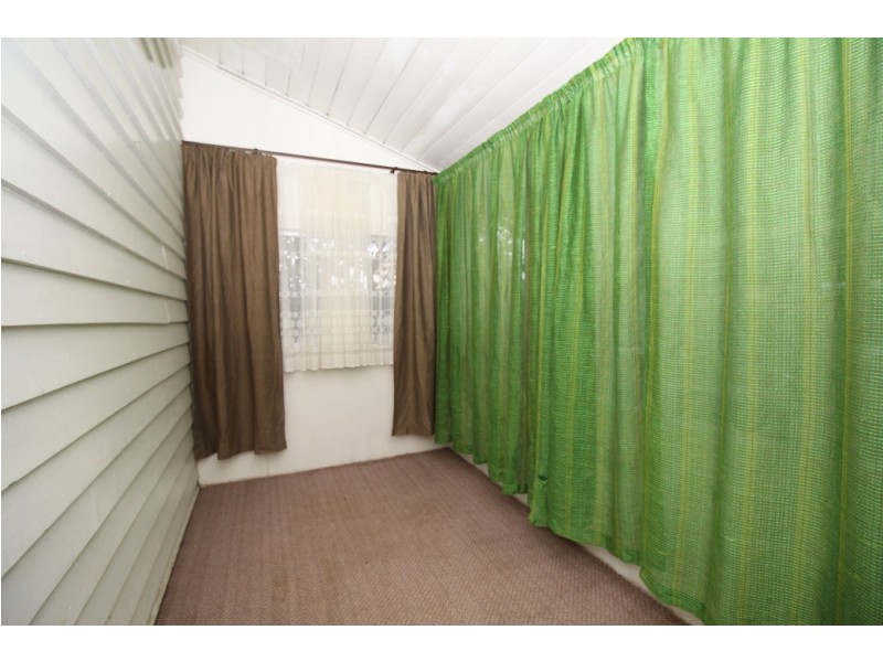 71 Springhall Parade, Pascoe Vale South VIC 3044