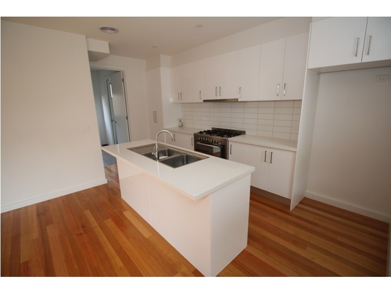 4/408 Middleborough Road, Blackburn VIC 3130