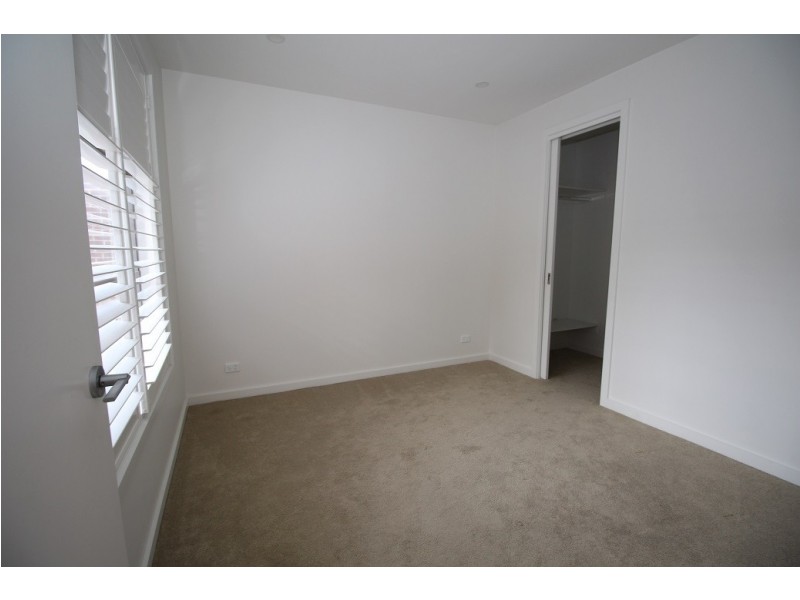 4/408 Middleborough Road, Blackburn VIC 3130