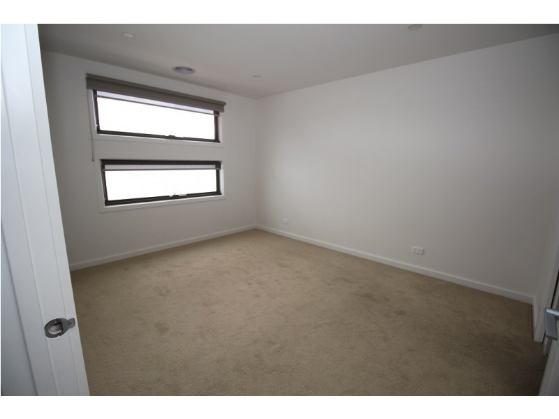 4/408 Middleborough Road, Blackburn VIC 3130