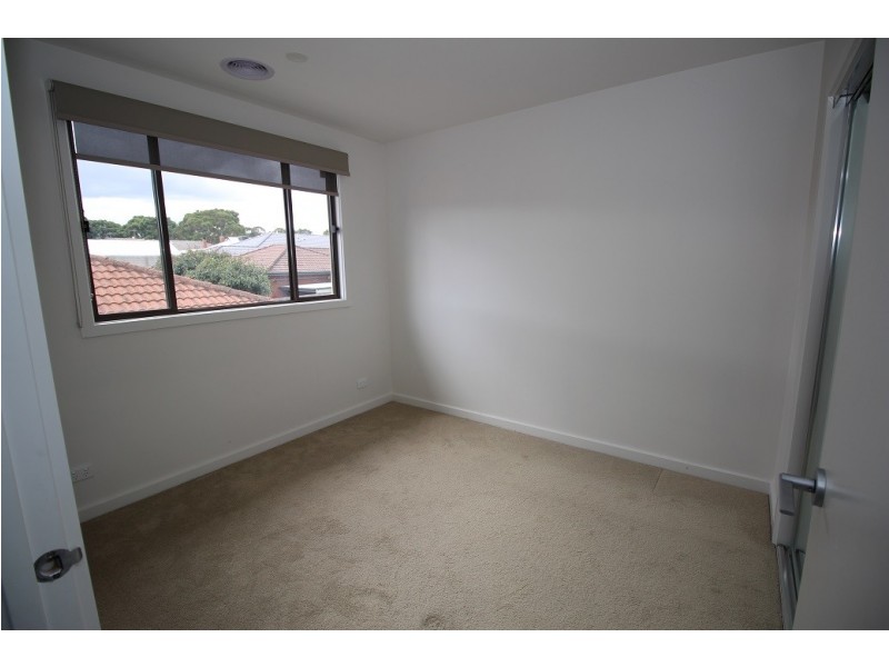 4/408 Middleborough Road, Blackburn VIC 3130