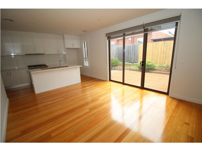 4/408 Middleborough Road, Blackburn VIC 3130