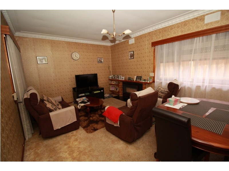 8 Pleasant Street, Pascoe Vale VIC 3044
