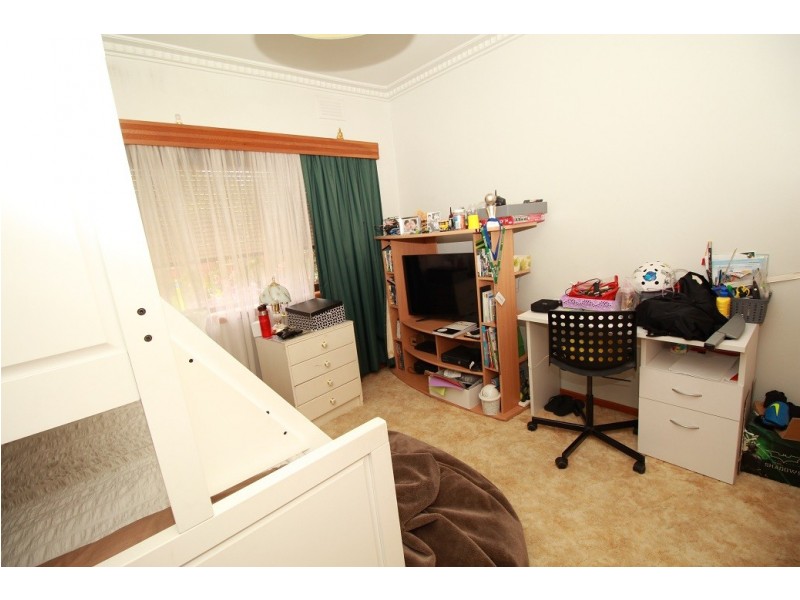 8 Pleasant Street, Pascoe Vale VIC 3044