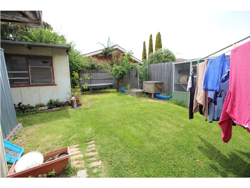 8 Pleasant Street, Pascoe Vale VIC 3044