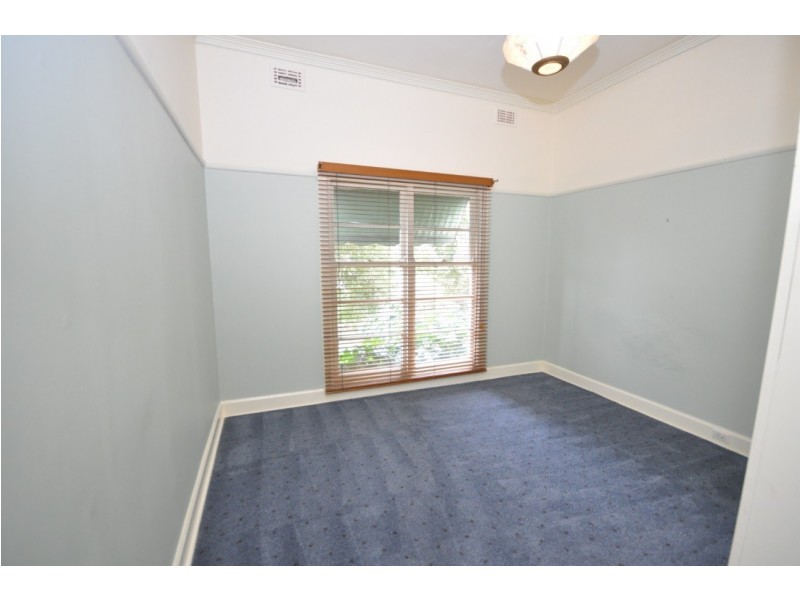 6 Langtree Avenue, Pascoe Vale South VIC 3044