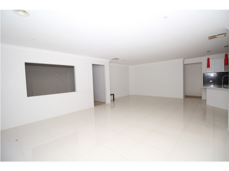 35 Bradshaw Avenue, Craigieburn VIC 3064