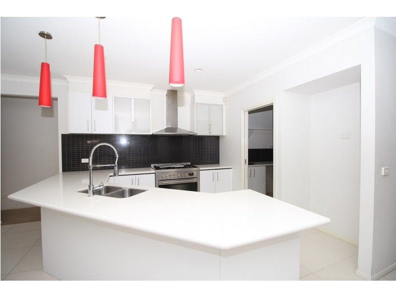 35 Bradshaw Avenue, Craigieburn VIC 3064