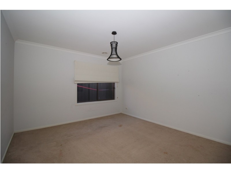 35 Bradshaw Avenue, Craigieburn VIC 3064