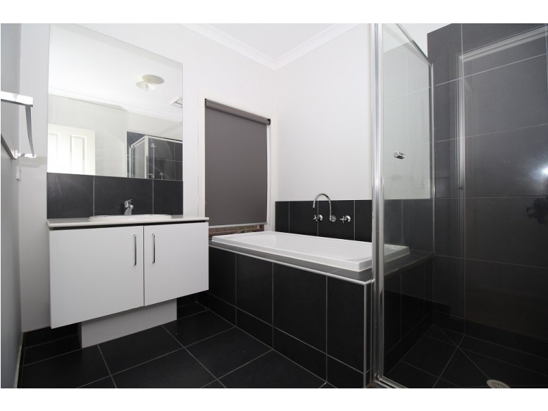 35 Bradshaw Avenue, Craigieburn VIC 3064