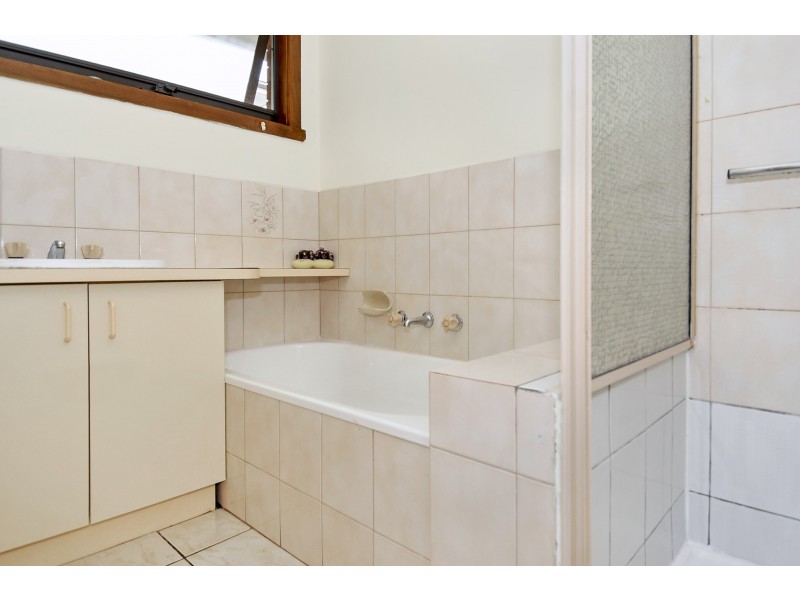 2/25-27 Cartwright Street, Oak Park VIC 3046