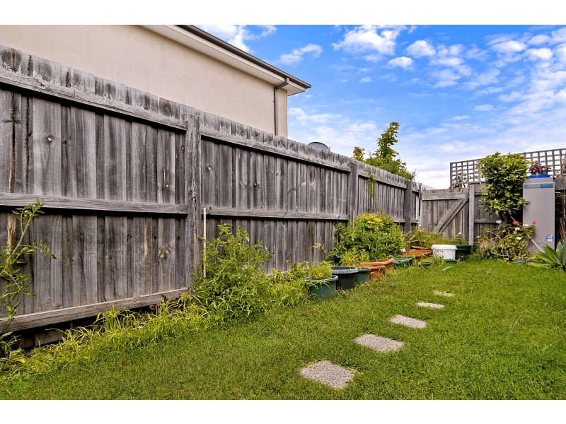 2/25-27 Cartwright Street, Oak Park VIC 3046