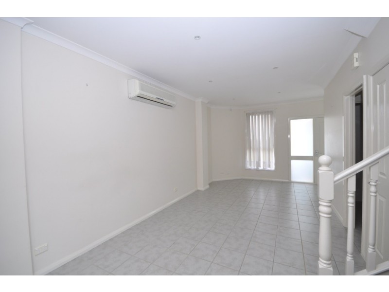 2/19 Devon Road, Pascoe Vale VIC 3044