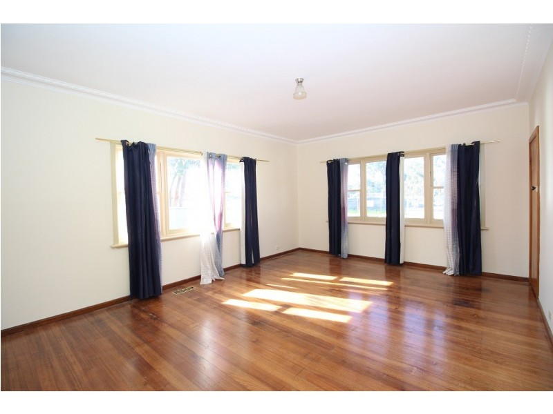 99 Quinn Grove, Keilor East VIC 3033