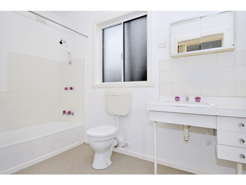 48 Broadhurst Avenue, Reservoir VIC 3073