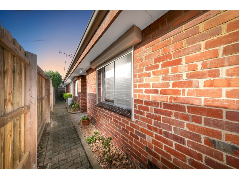2/30 Banksia Grove, Tullamarine VIC 3043