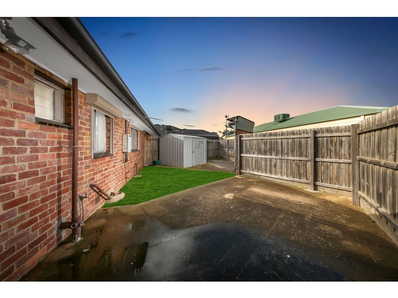2/30 Banksia Grove, Tullamarine VIC 3043