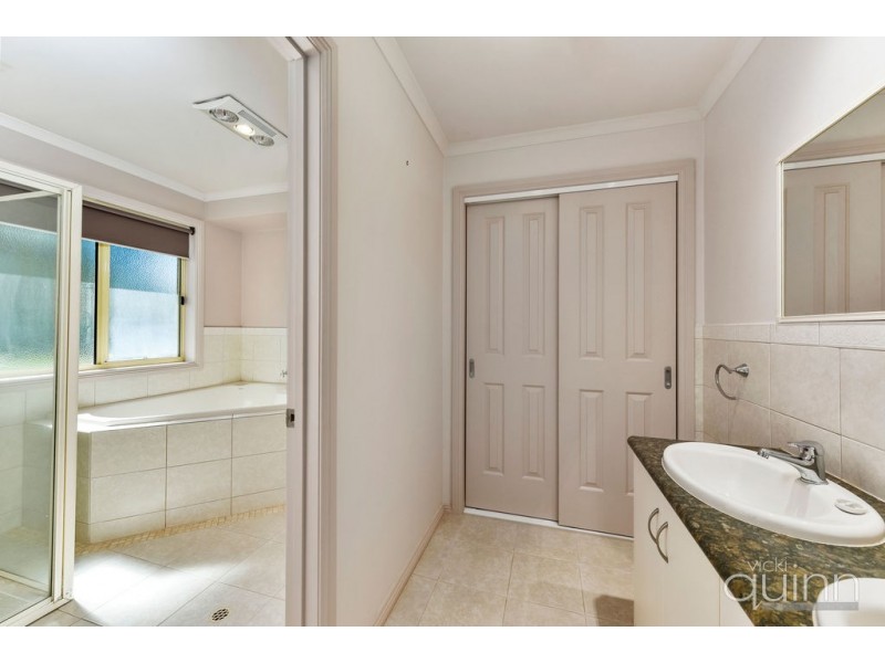 10 JASMINE AVENUE, Mount Gambier SA 5290