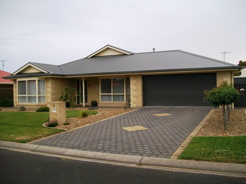 9 CORAL COURT, Mount Gambier SA 5290