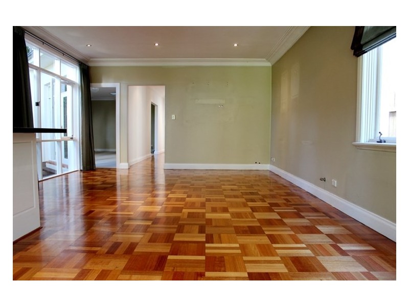 12A Wood St, Chatswood NSW 2067