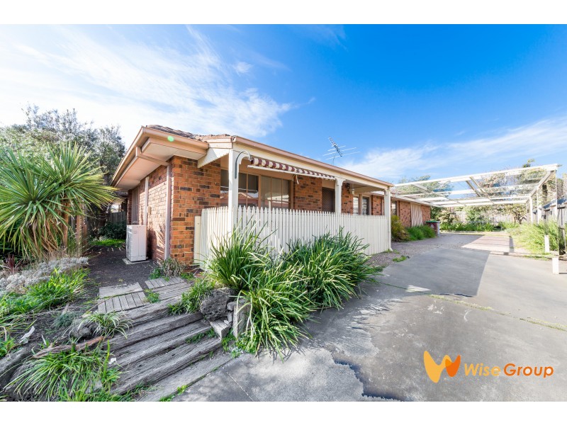 14 Brentwood Drive, Cranbourne North VIC 3977