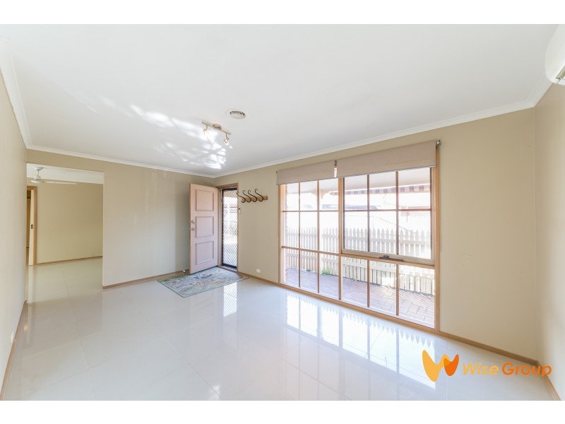 14 Brentwood Drive, Cranbourne North VIC 3977