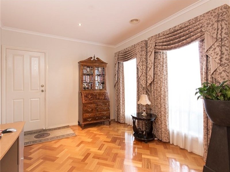 29 Norwegian Way, Narre Warren South VIC 3805