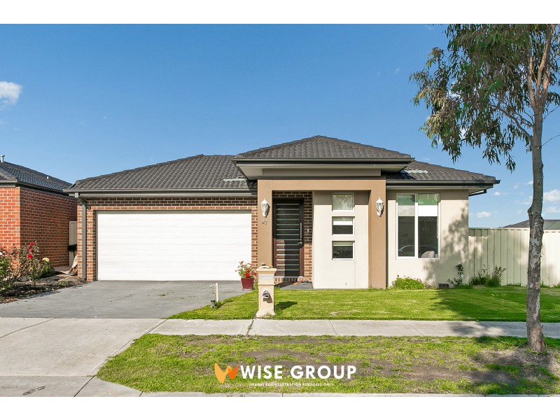 87 Bluehills Blvd, Pakenham VIC 3810