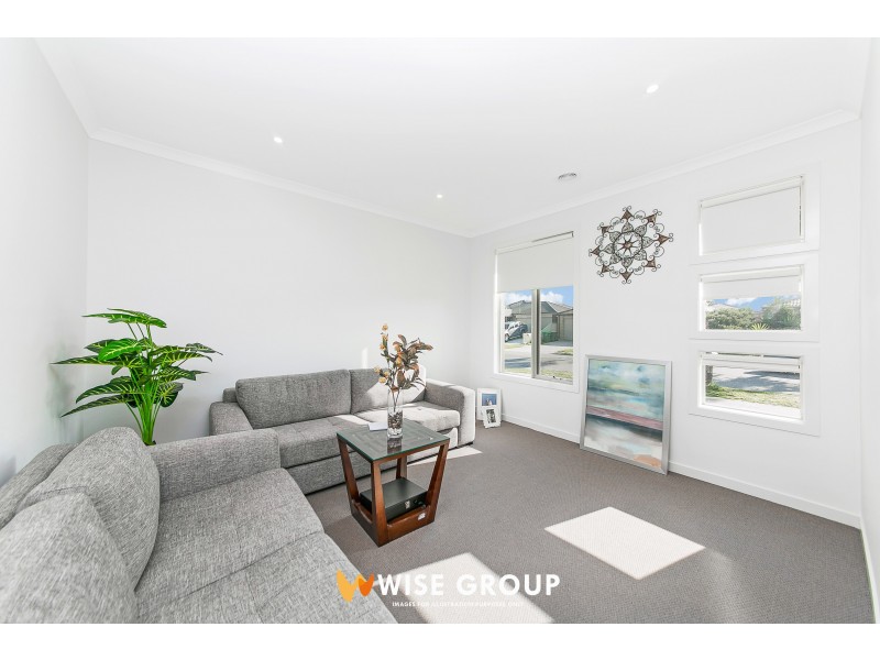 87 Bluehills Blvd, Pakenham VIC 3810