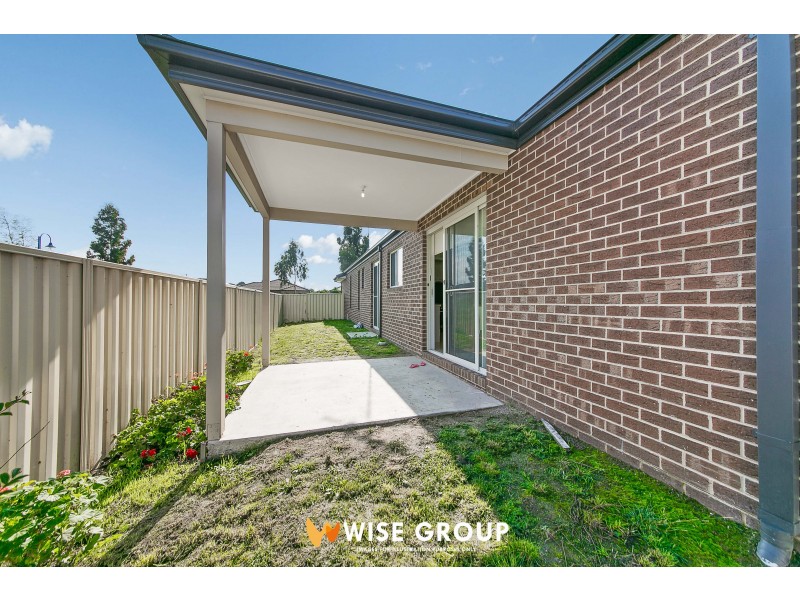 87 Bluehills Blvd, Pakenham VIC 3810