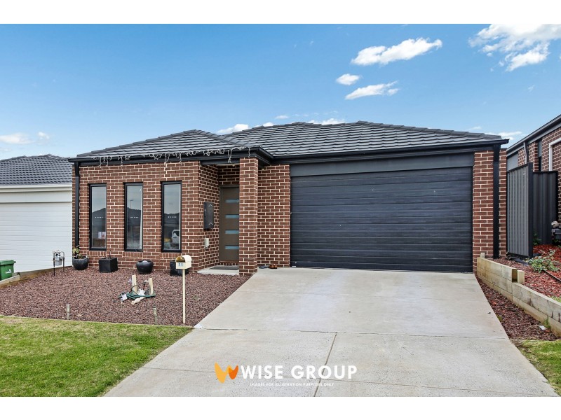 11 Taunton Drive, Pakenham VIC 3810