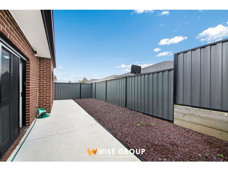 11 Taunton Drive, Pakenham VIC 3810