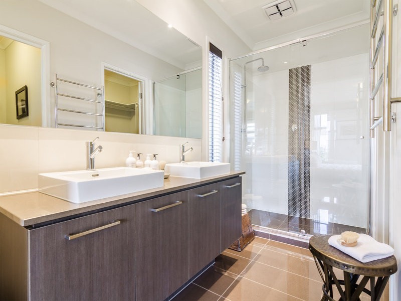 16 Epsom Drive, Cranbourne North VIC 3977