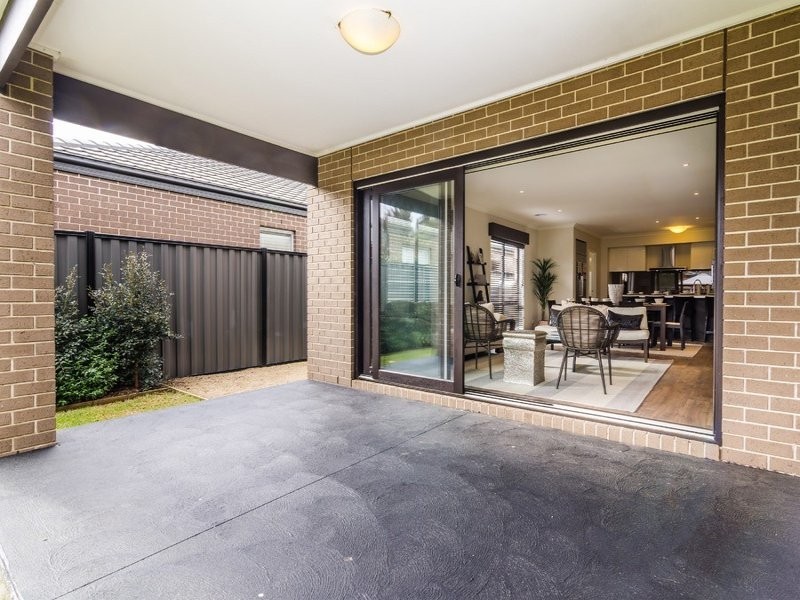 16 Epsom Drive, Cranbourne North VIC 3977