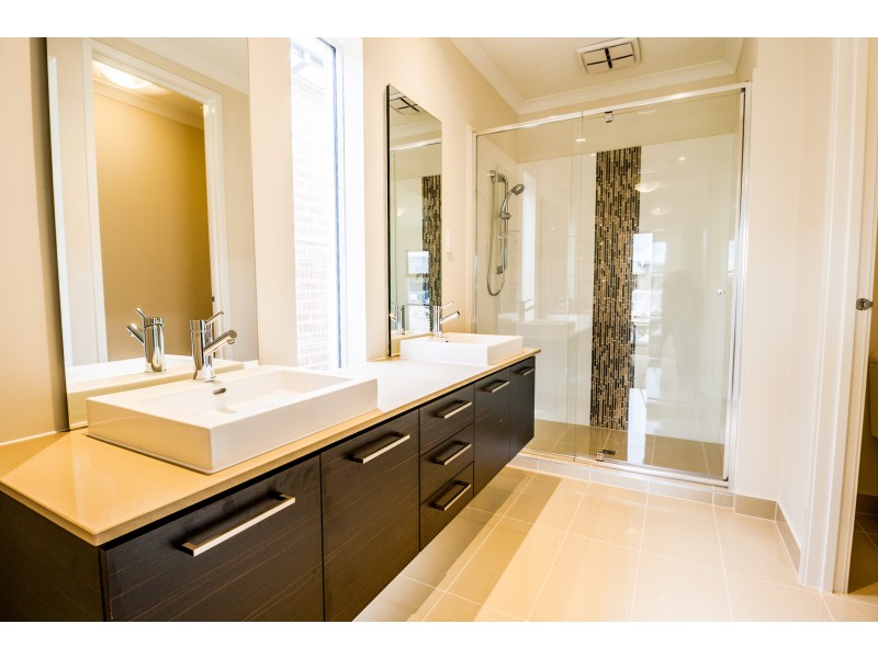 16 Epsom Drive, Cranbourne North VIC 3977