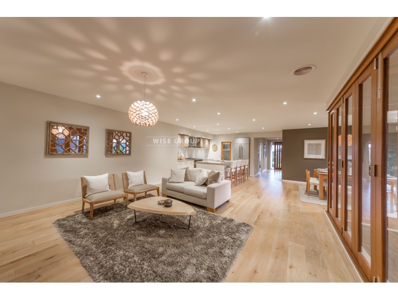 10 Serengeti Street, Clyde North VIC 3978