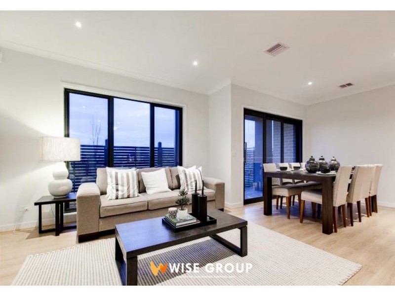 24 Revelwood Way, Clyde North VIC 3978