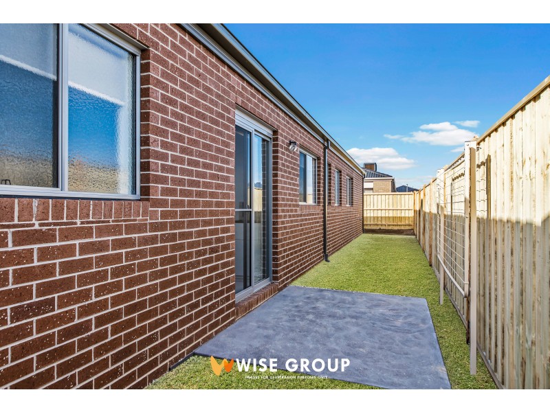 28 Grabke Avenue, Clyde North VIC 3978