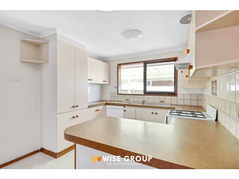 13 Gipps Crescent, Cranbourne North VIC 3977