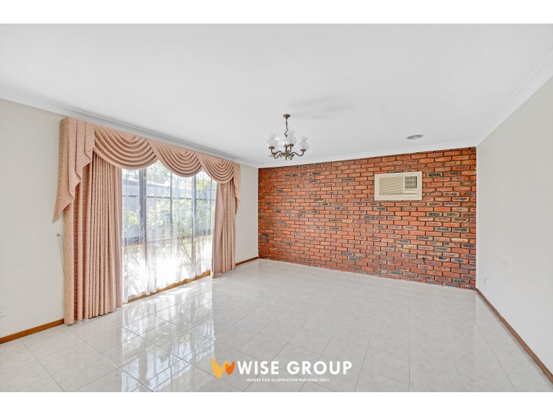 13 Gipps Crescent, Cranbourne North VIC 3977